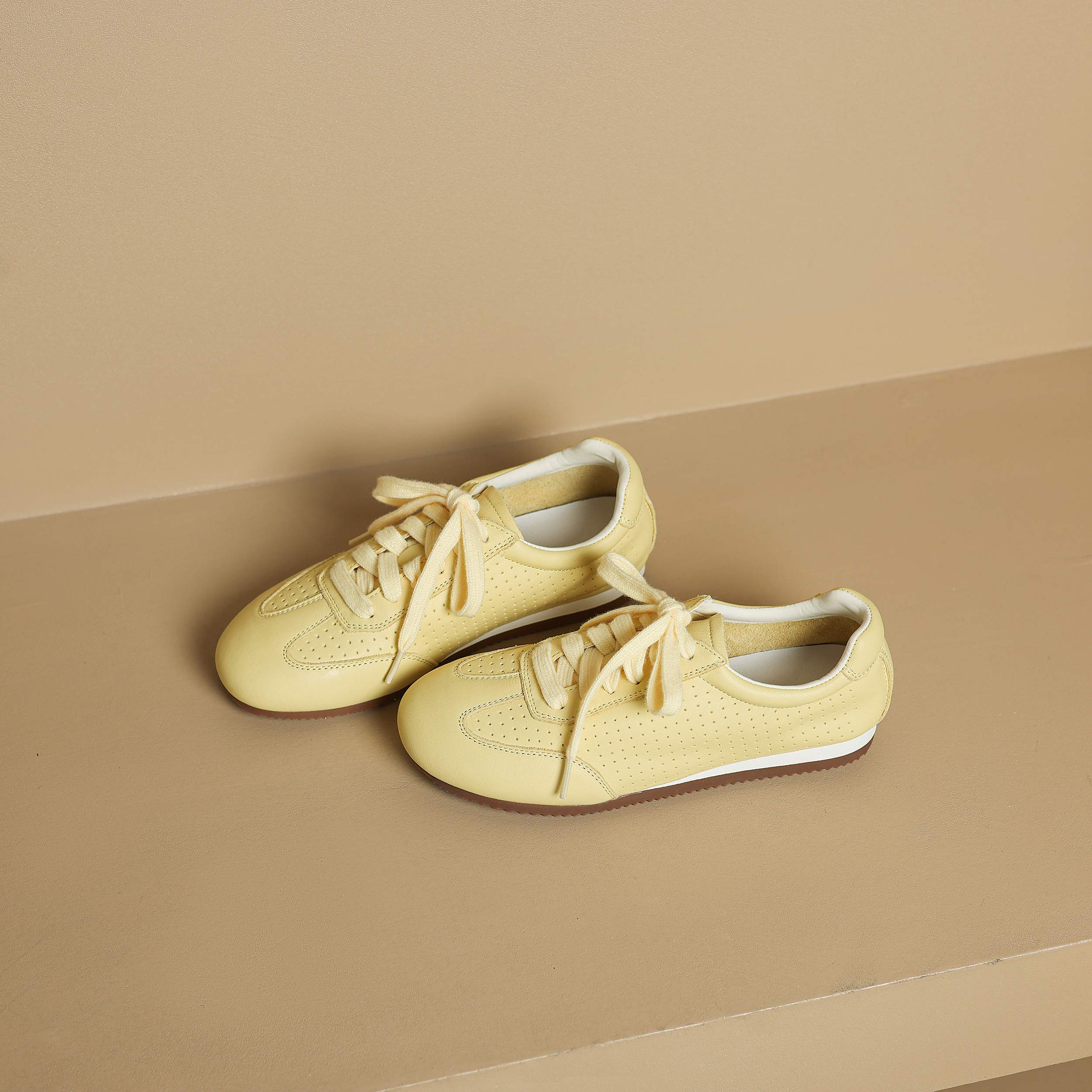 Lanxuryee 통기성 암소 피부 라운드 발가락 가을 - Casual Sneaker Low 리뷰 및 가격